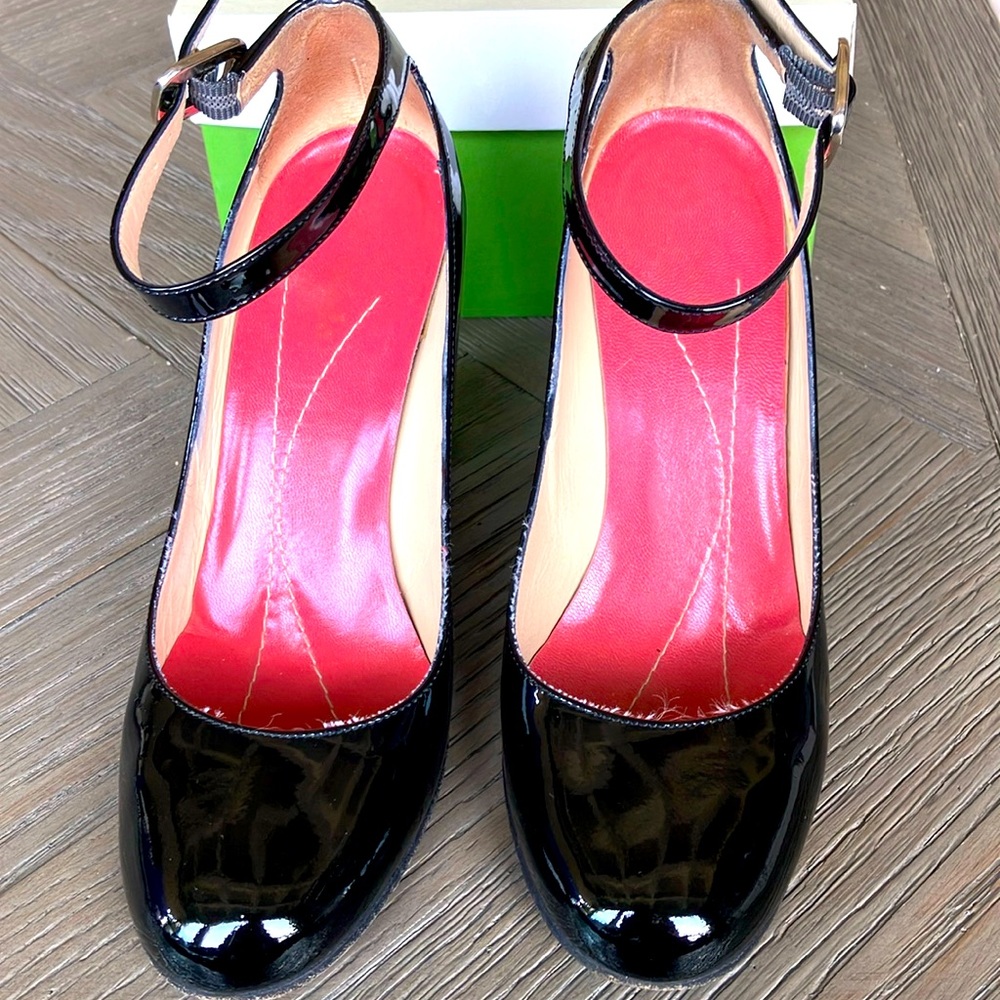 Kate Spade Kameron black patent pumps